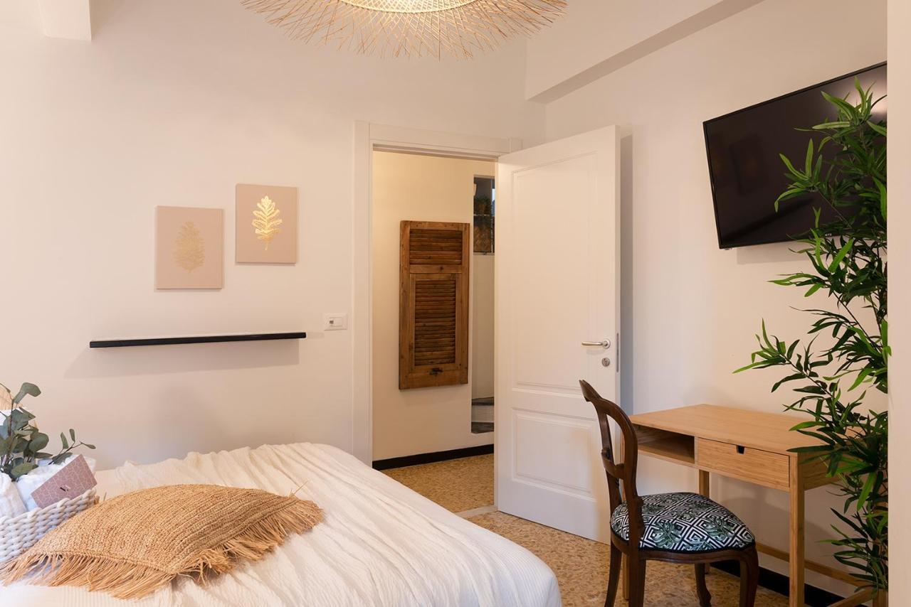 Ensemble Rooms Di Vayadu Alassio Ngoại thất bức ảnh
