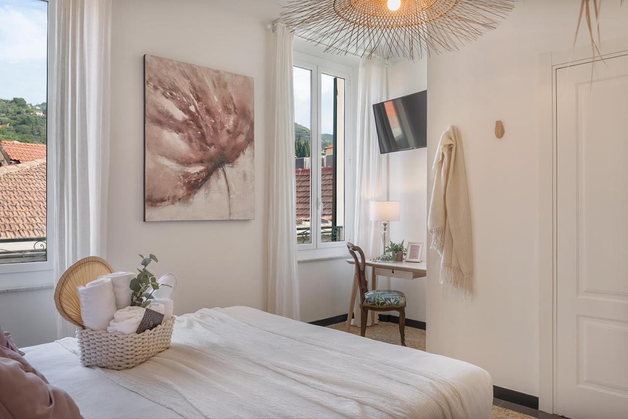 Ensemble Rooms Di Vayadu Alassio Ngoại thất bức ảnh