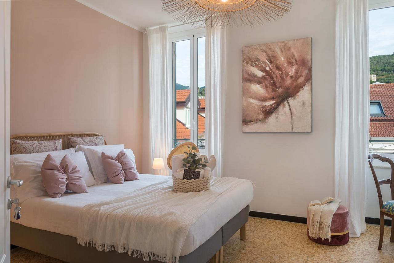 Ensemble Rooms Di Vayadu Alassio Ngoại thất bức ảnh