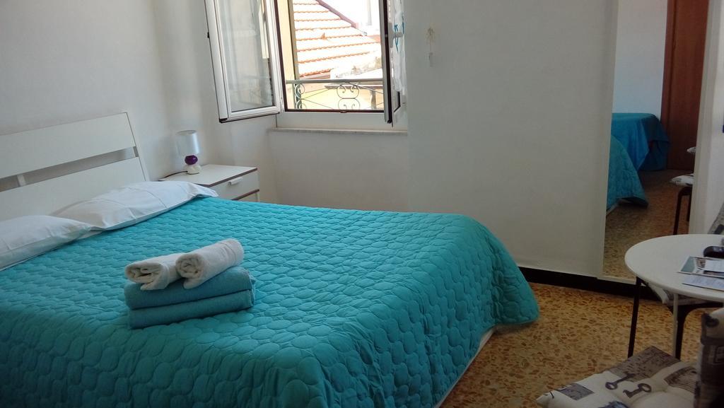 Ensemble Rooms Di Vayadu Alassio Ngoại thất bức ảnh