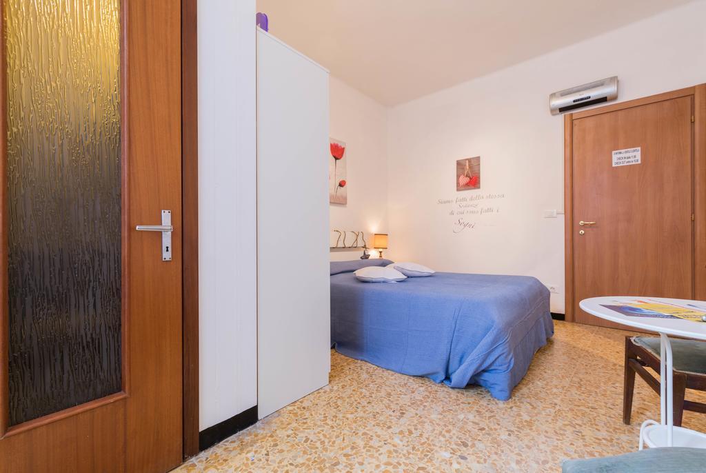 Ensemble Rooms Di Vayadu Alassio Ngoại thất bức ảnh
