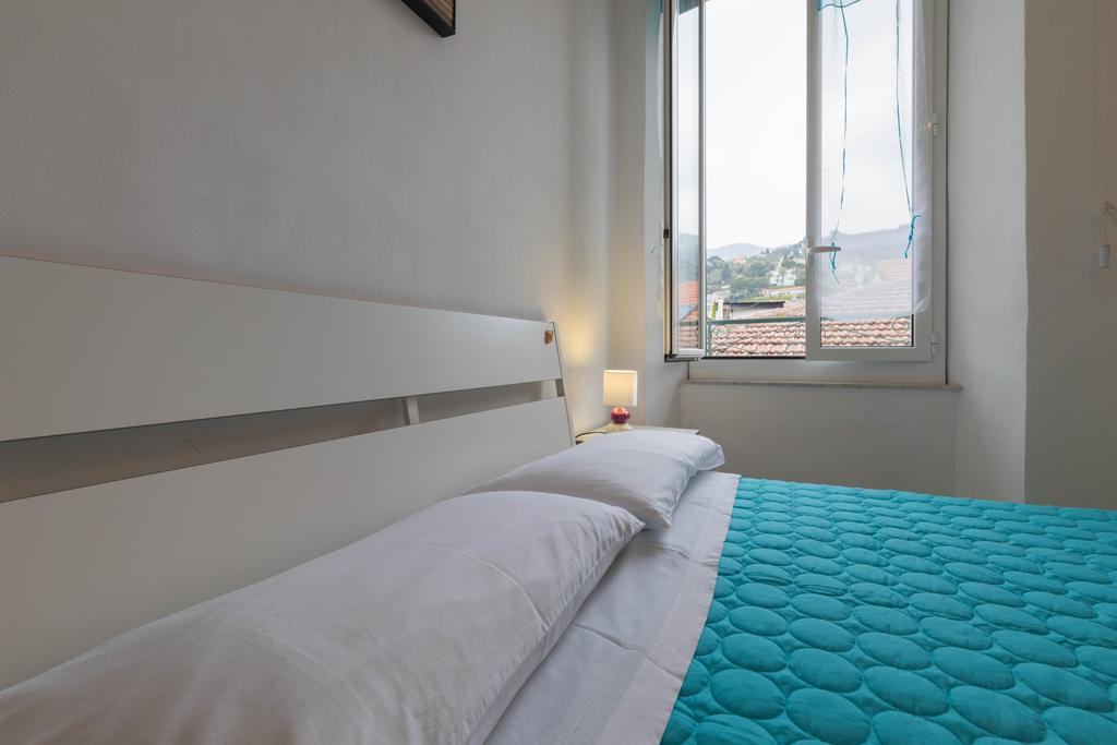 Ensemble Rooms Di Vayadu Alassio Ngoại thất bức ảnh