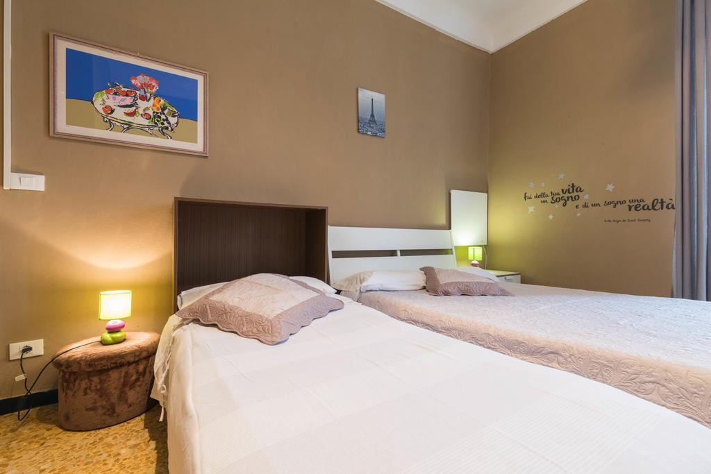 Ensemble Rooms Di Vayadu Alassio Ngoại thất bức ảnh
